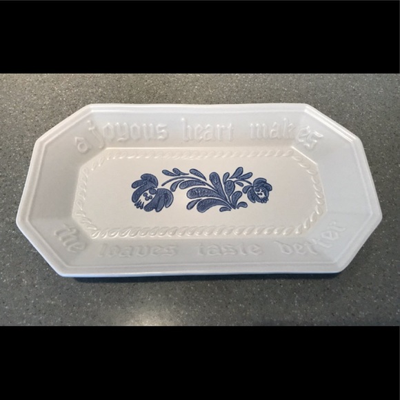PFALTZGRAFF Yorktowne Bread Plate/Serving Platter.  Measures 12.25” X 6.75” - Picture 1 of 3